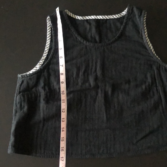 Swingy Cropped Black Gauze Tank Top - Picture 11 of 11
